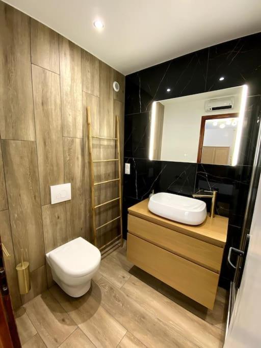 Madonna Elegance, Proche Sanctuaire, 95M2 Lejlighed Lourdes Eksteriør billede